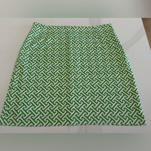 MELLY M - MM - MADDIE SKIRT SIZE 4 GREEN / WHITE PATTERN GREAT PRE-OWNED